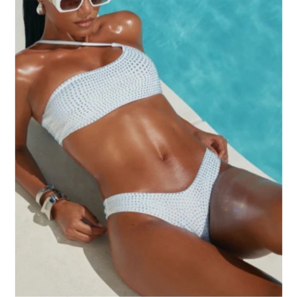Neena Swimsuit Bikini 2 Piece Size Small White Beddazled V Shape
Cheeky
